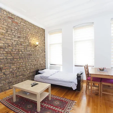 Sunflower Apartment *